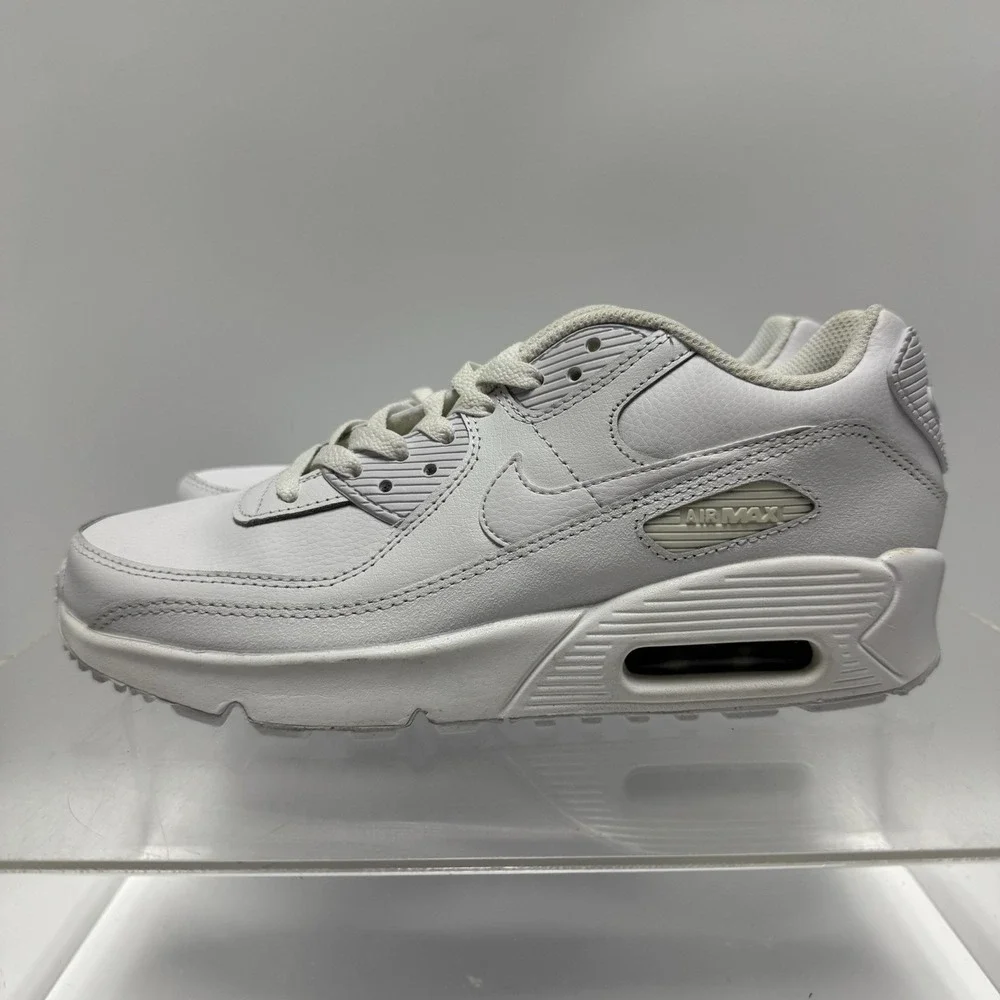 Brand New Nike Air Max 90 GS White Leather HF6358-102 Size 6Y Youth / 7.5 Women